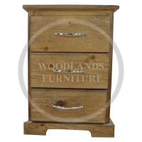 BALTIC SOLID PINE 3 DRAWER BEDSIDE CABINET IN KENILWORTH OAK WAX BALTIC SOLID PINE 3 DRAWER BEDSIDE CABINET IN KENILWORTH OAK WAX