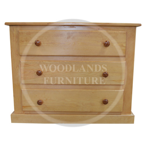 DEWSBURY SOLID PINE 3 DRAWER CHEST IN LIGHT OAK POLISHED