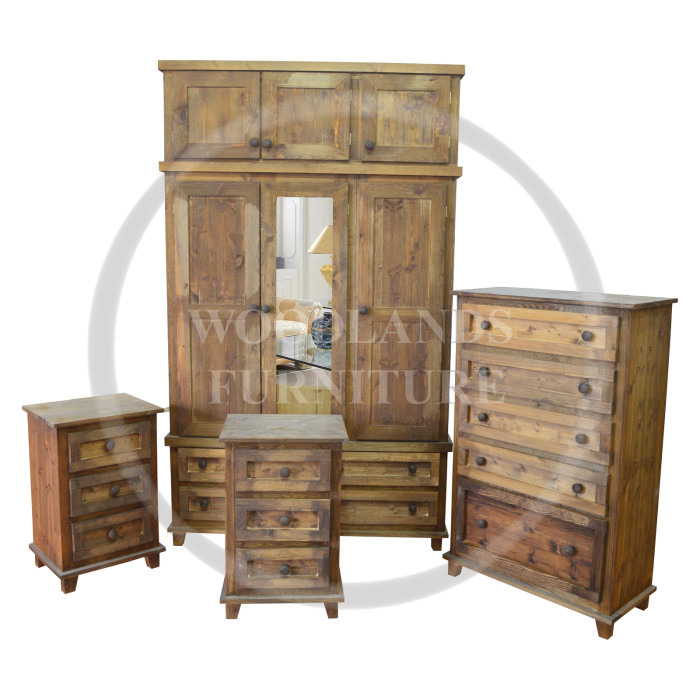 ROMAN SOLID PINE TRIPLE 4 PIECE BEDROOM SET IN MEDIUM OAK WAX ROMAN SOLID PINE TRIPLE 4 PIECE BEDROOM SET IN MEDIUM OAK WAX