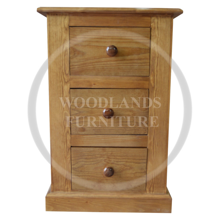 VICTORIAN SOLID PINE 3 DRAWER BEDSIDE IN LIGHT OAK WAX VICTORIAN SOLID PINE 3 DRAWER BEDSIDE IN LIGHT OAK WAX